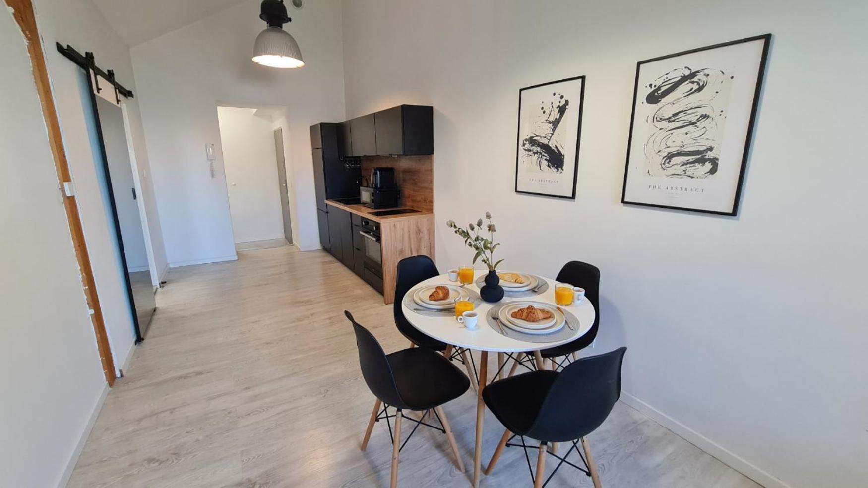 Quiet Street 11, 6e Apartment *