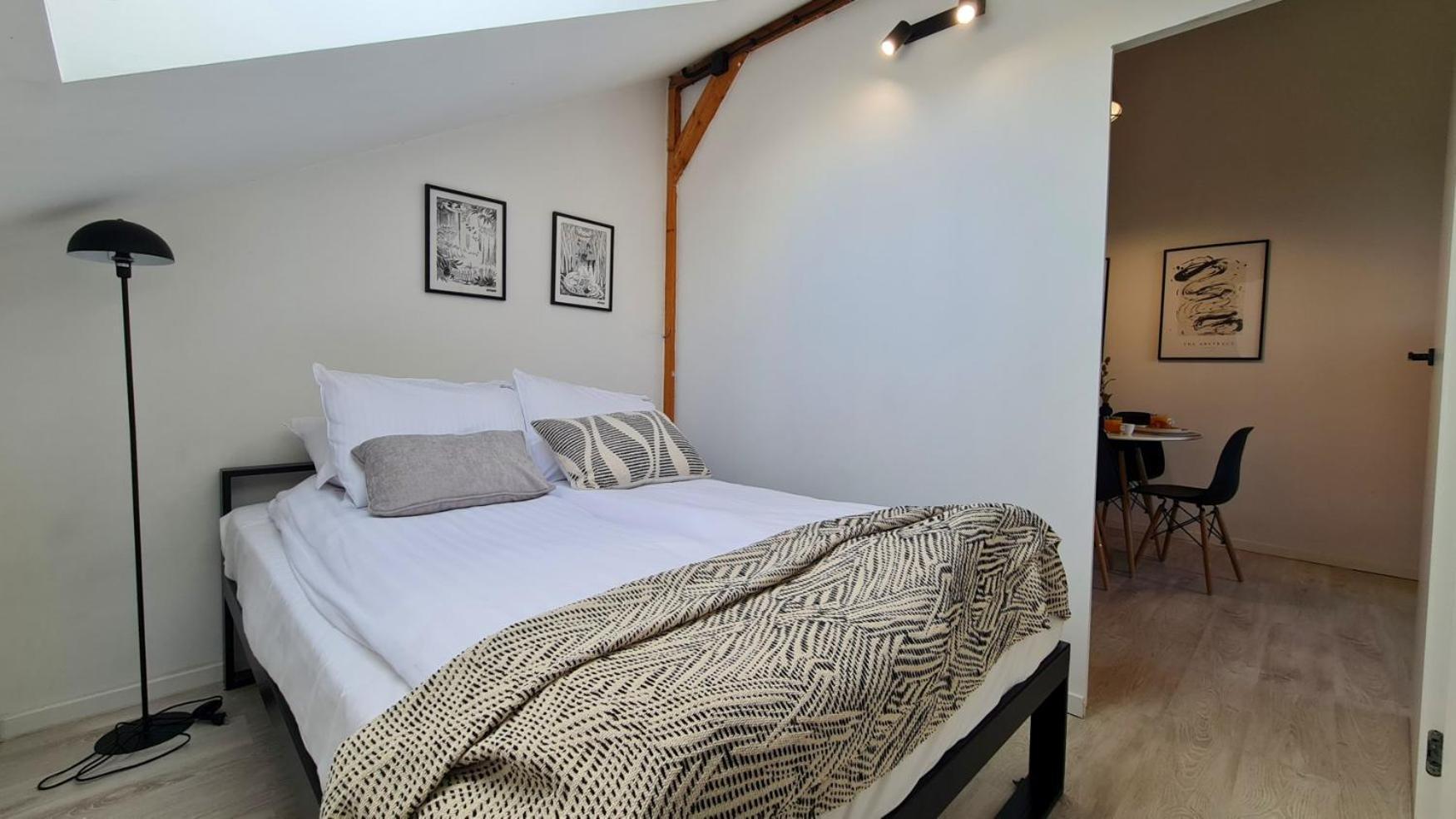 Quiet Street 11, 6e Apartment